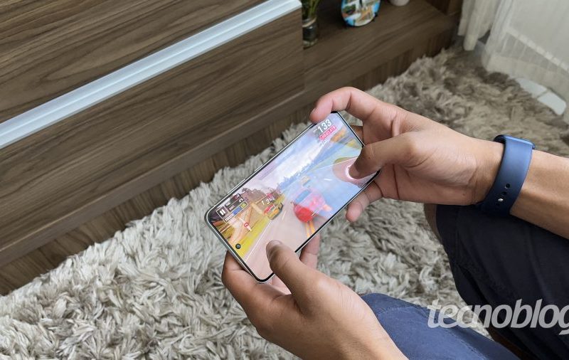 Samsung é multada por propaganda enganosa em celulares Galaxy
