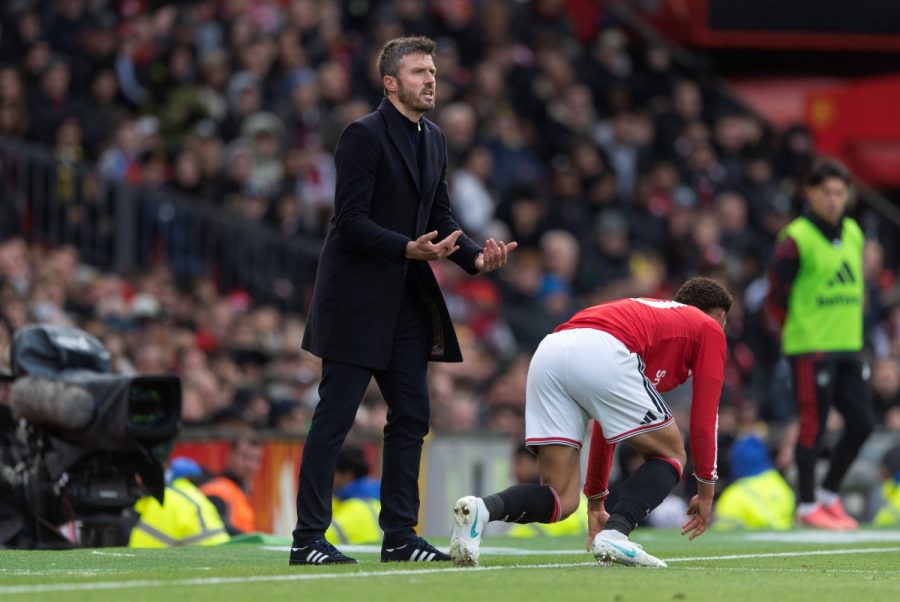 Sem vencer há oito jogos, Manchester United planejou demitir o treinador