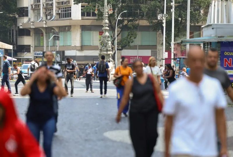 Plano de desenvolvimento é entregue a presidenciáveis