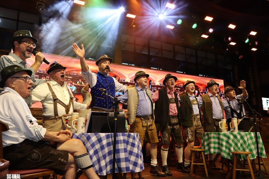 Velhos Camaradas levam tradição e confraternização à Oktoberfest Blumenau