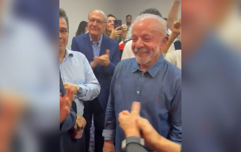 Vídeos mostram Lula e aliados comemorando virada sobre Flávio no 2º turno