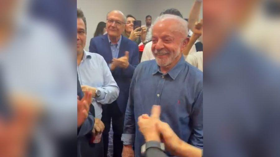 Vídeos mostram Lula e aliados comemorando virada sobre Flávio no 2º turno